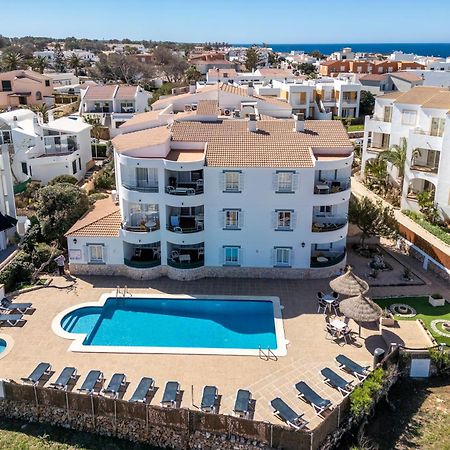 Apartamentos Sol Ponent Cala Blanca  Exterior photo