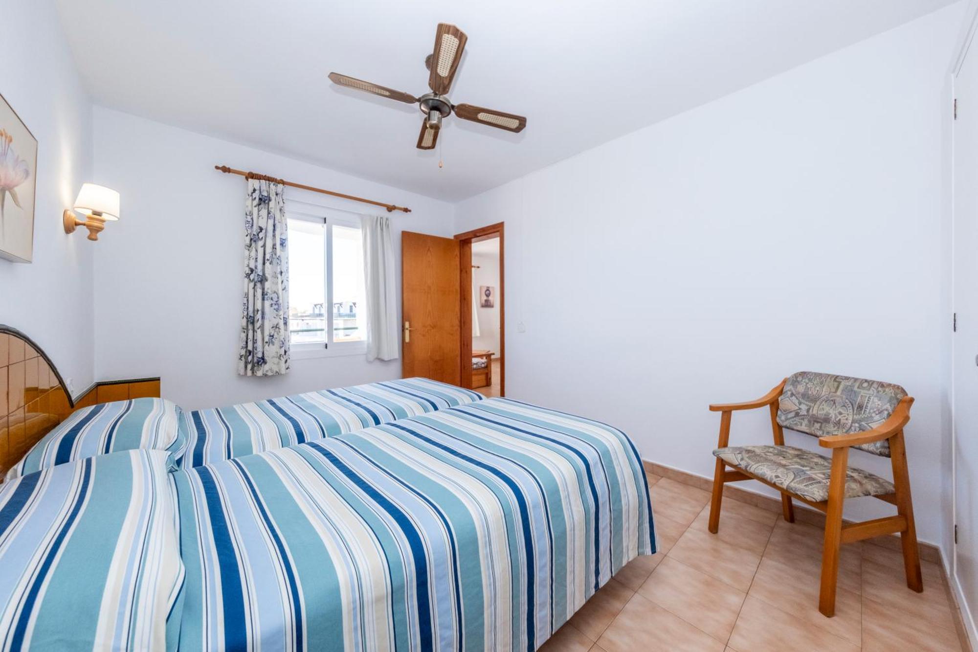 Apartamentos Sol Ponent Cala Blanca  Exterior photo