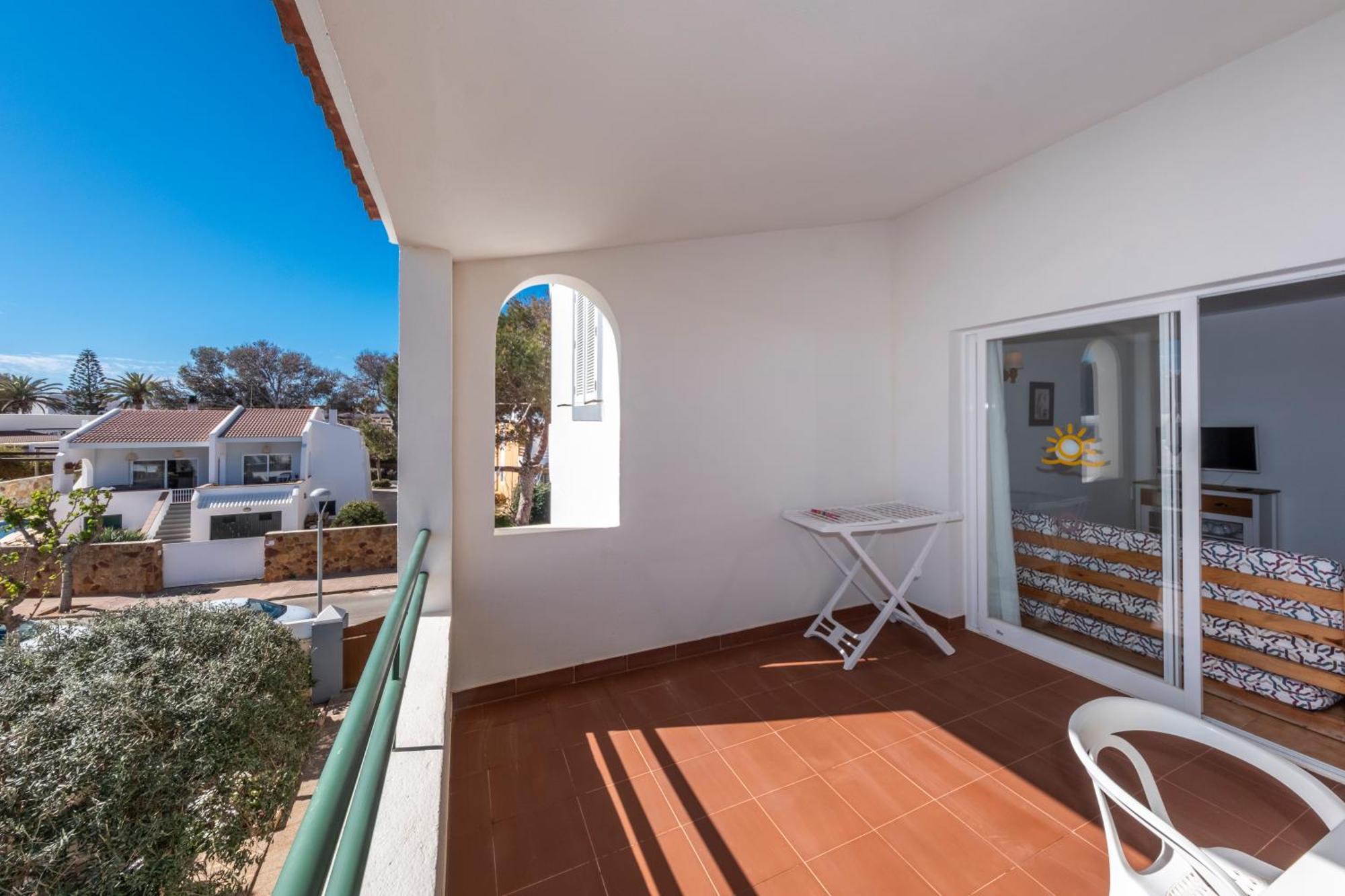 Apartamentos Sol Ponent Cala Blanca  Exterior photo