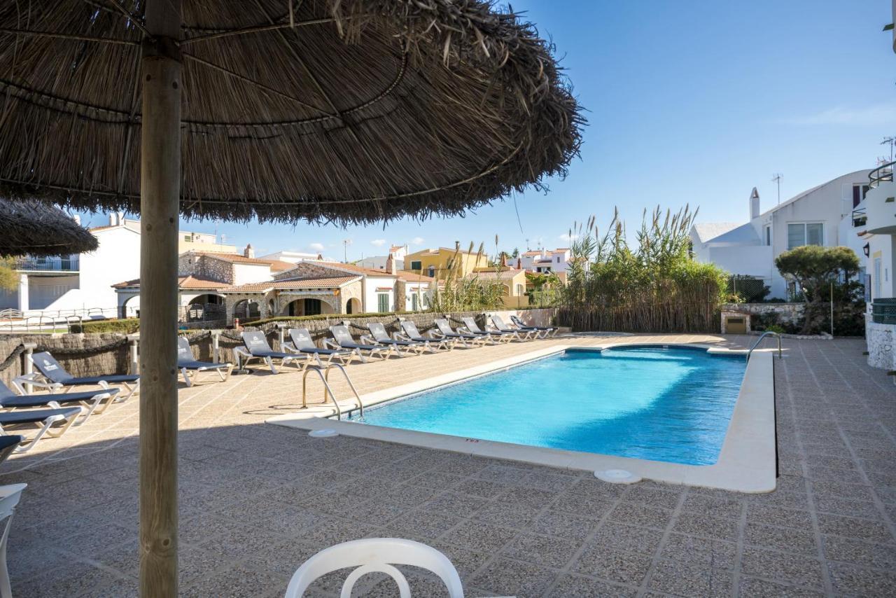 Apartamentos Sol Ponent Cala Blanca  Exterior photo